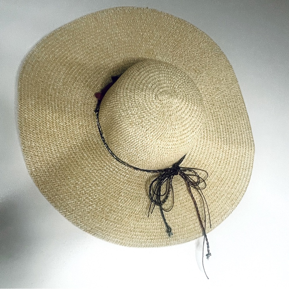Bohemian Large straw hat with beading detailing with chin strap and bow tie - Picture 4 of 15